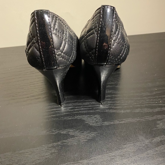 Adrienne Vittadini Heels Size 7M - Picture 3 of 3